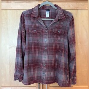 Patagonia Red and Gray Plaid Flannel Button Up Women’s Size 6